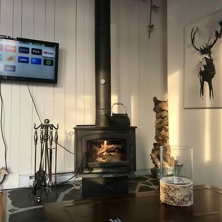 Om Chalet 2 Avec Spa Et Foyer Borde Du Fleuve St-Pierre-de-l'Île-d'Orléans المظهر الخارجي الصورة