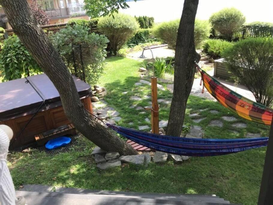 Om Chalet 2 Avec Spa Et Foyer Borde Du Fleuve St-Pierre-de-l'Île-d'Orléans المظهر الخارجي الصورة